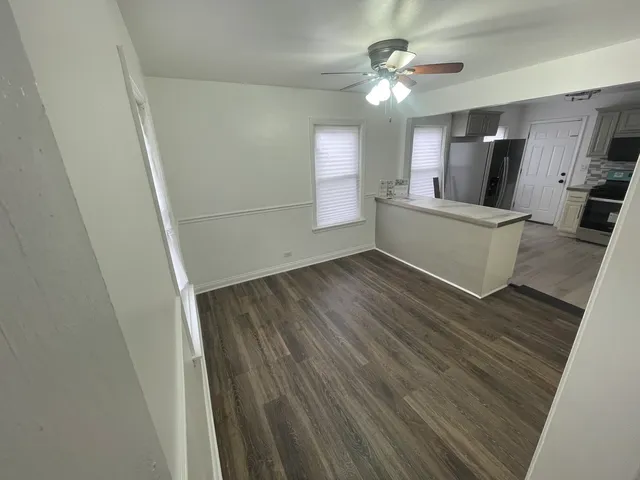 $2,850 | 228 East 141st Street, Dolton, IL 60419