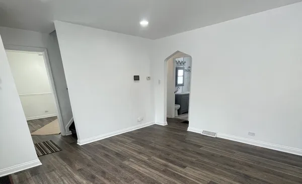 $2,600 | 228 East 141st Street, Dolton, IL 60419