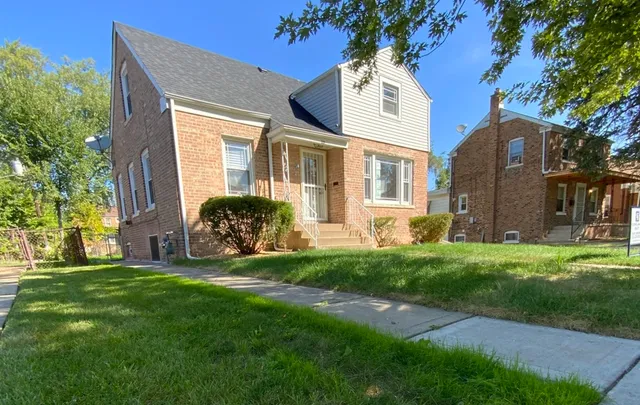 $2,850 | 228 East 141st Street, Dolton, IL 60419