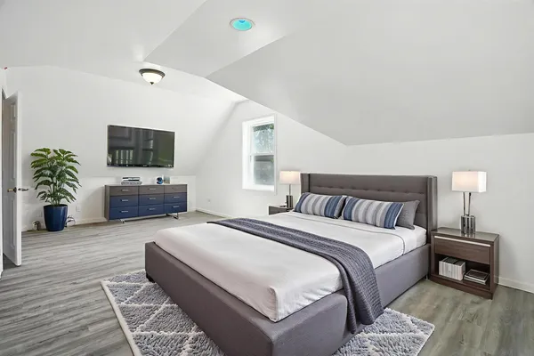 $2,600 | 228 East 141st Street, Dolton, IL 60419