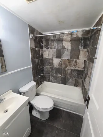 $1,400 | 22 South Belleview Place, Indianapolis, IN 46222
