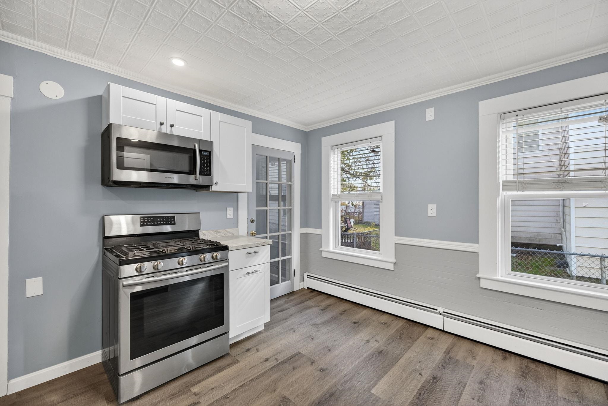 4 Chase Street Nashua, NH 03060 - Photo 13 of 53