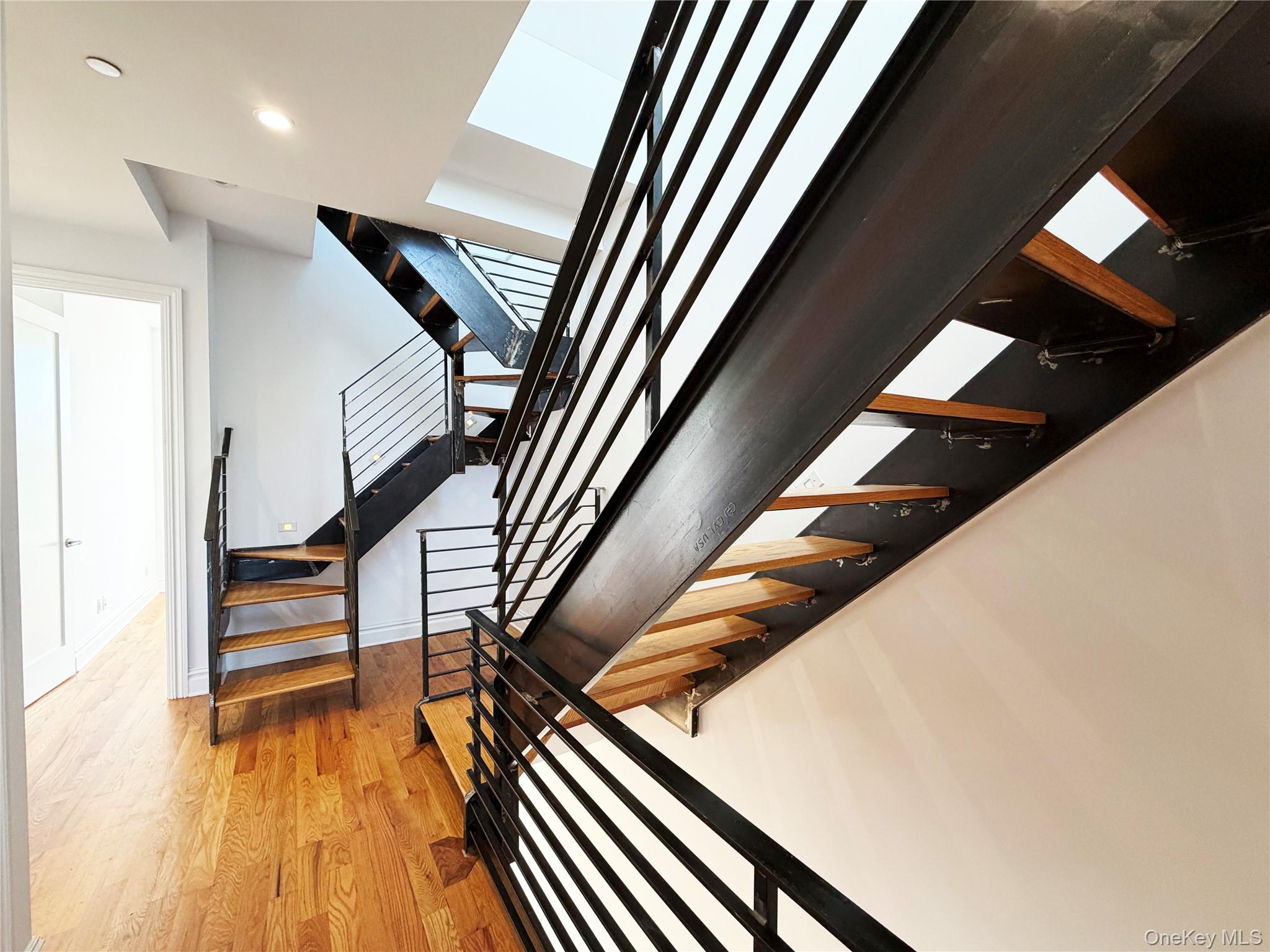 333 Tompkins Avenue, Unit PH2 Brooklyn, NY 11216 - Photo 24 of 33 a view of entryway