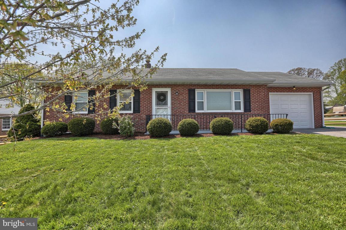 46 Harvest Road Lancaster, PA 17602 - Photo 1 of 21 Gallery Image 1