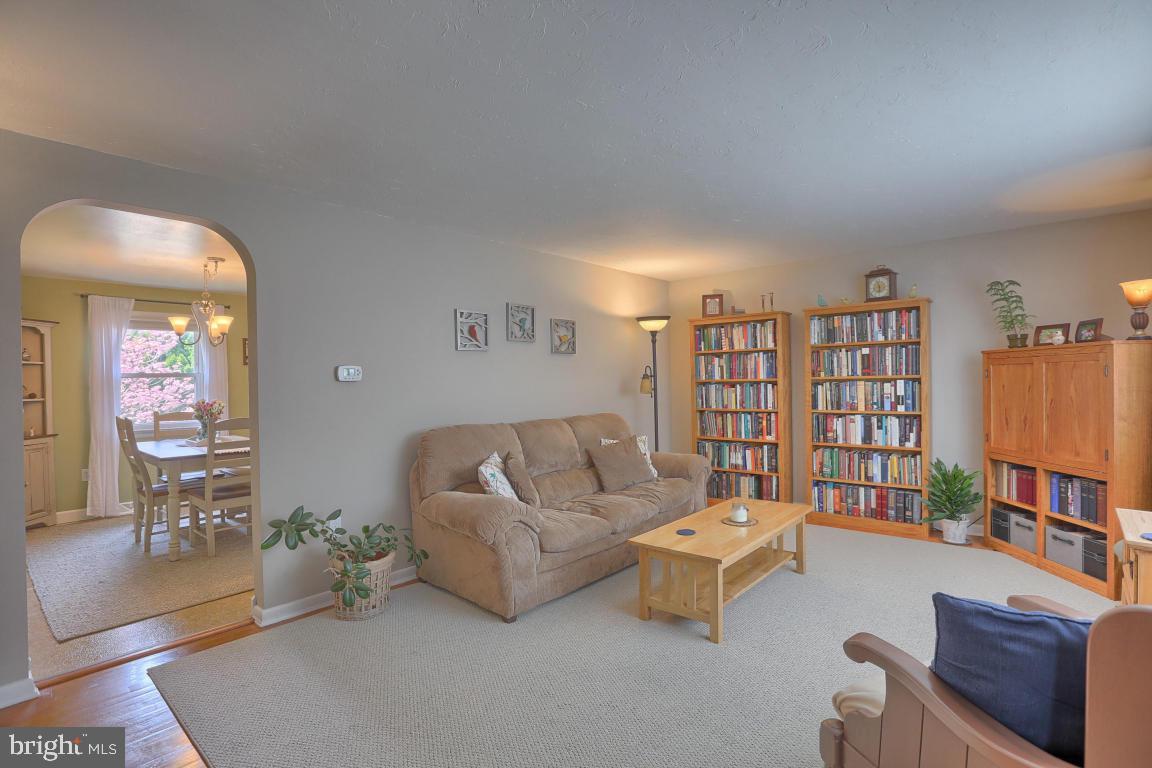 46 Harvest Road Lancaster, PA 17602 - Photo 2 of 21 Gallery Image 2