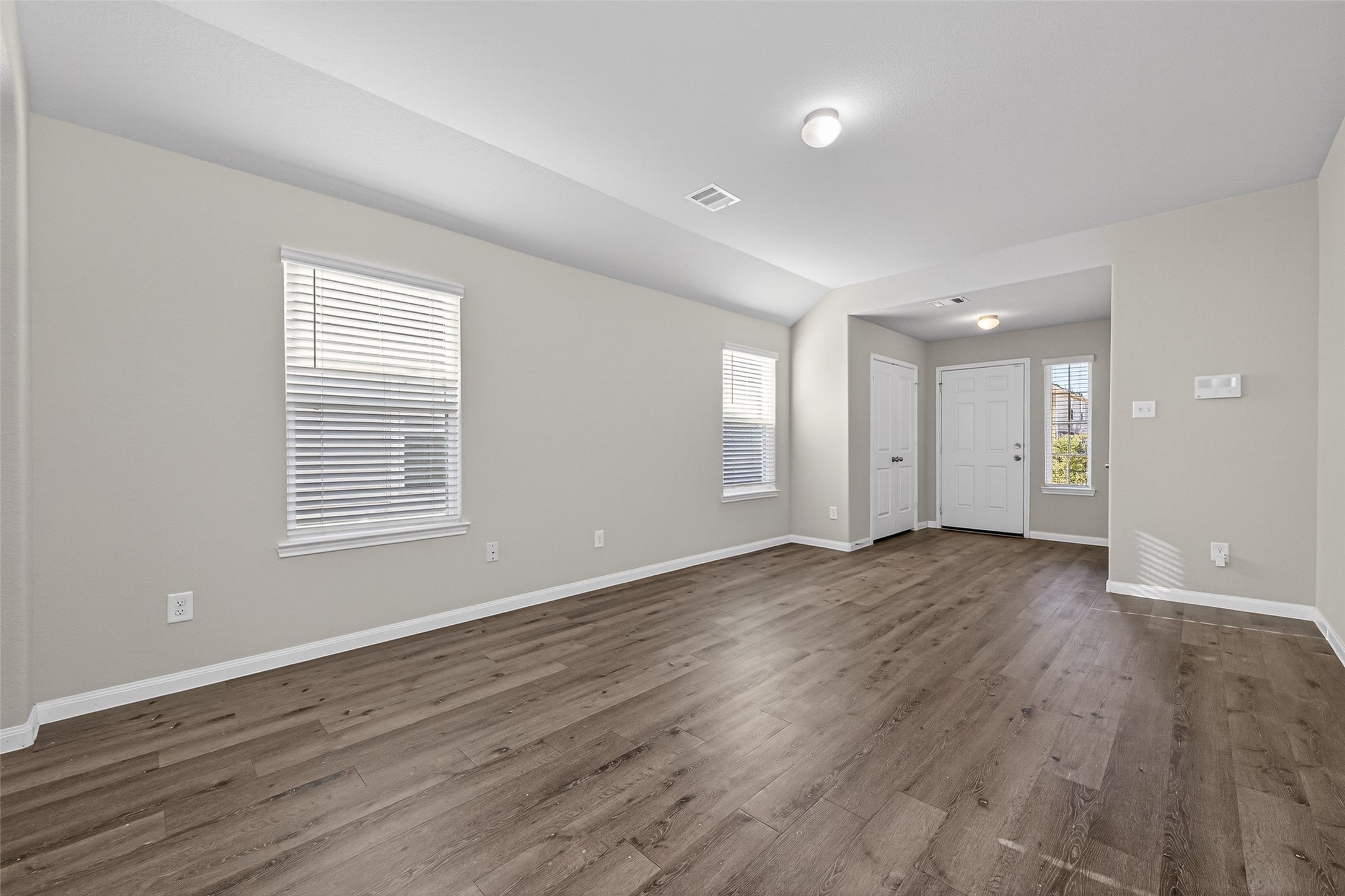 23646 Buttress Root Drive Spring, TX 77373 - Photo 3 of 10 Living area