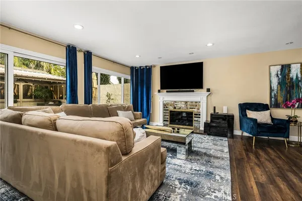 $2,199,000 | 22 Hunter, Irvine, CA 92620