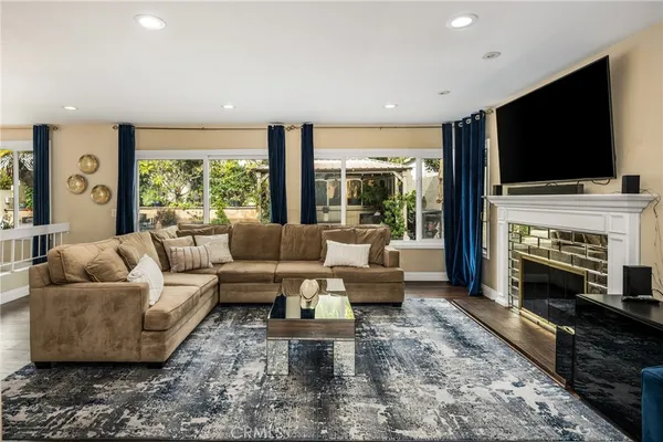 $2,199,000 | 22 Hunter, Irvine, CA 92620