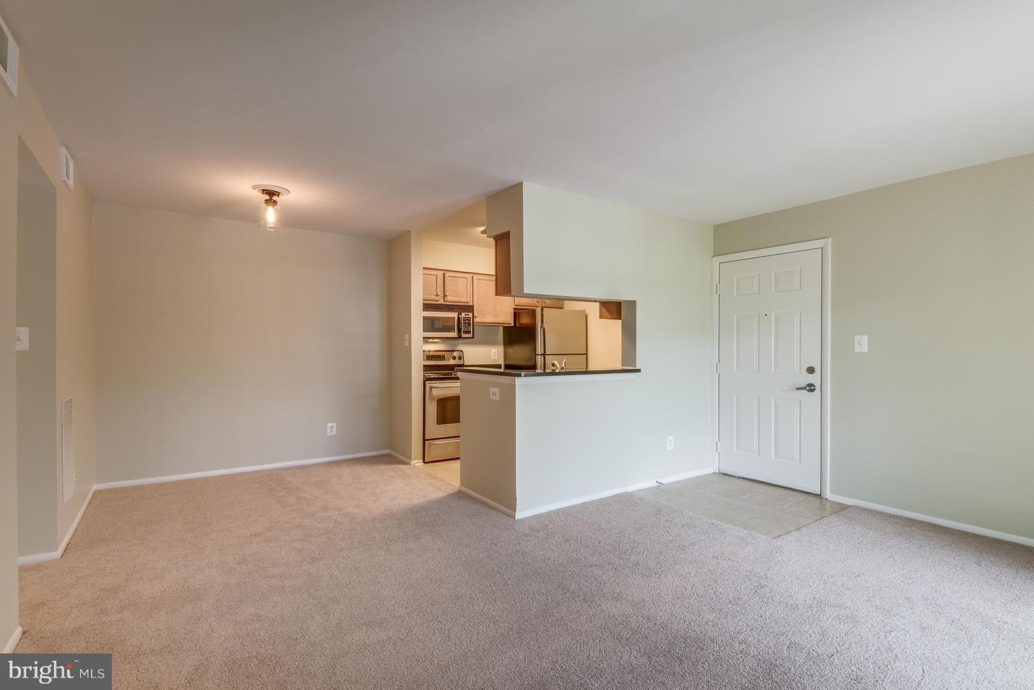 1732 Ascot Way, Unit E Reston, VA 20190 - Photo 2 of 21 Living Room