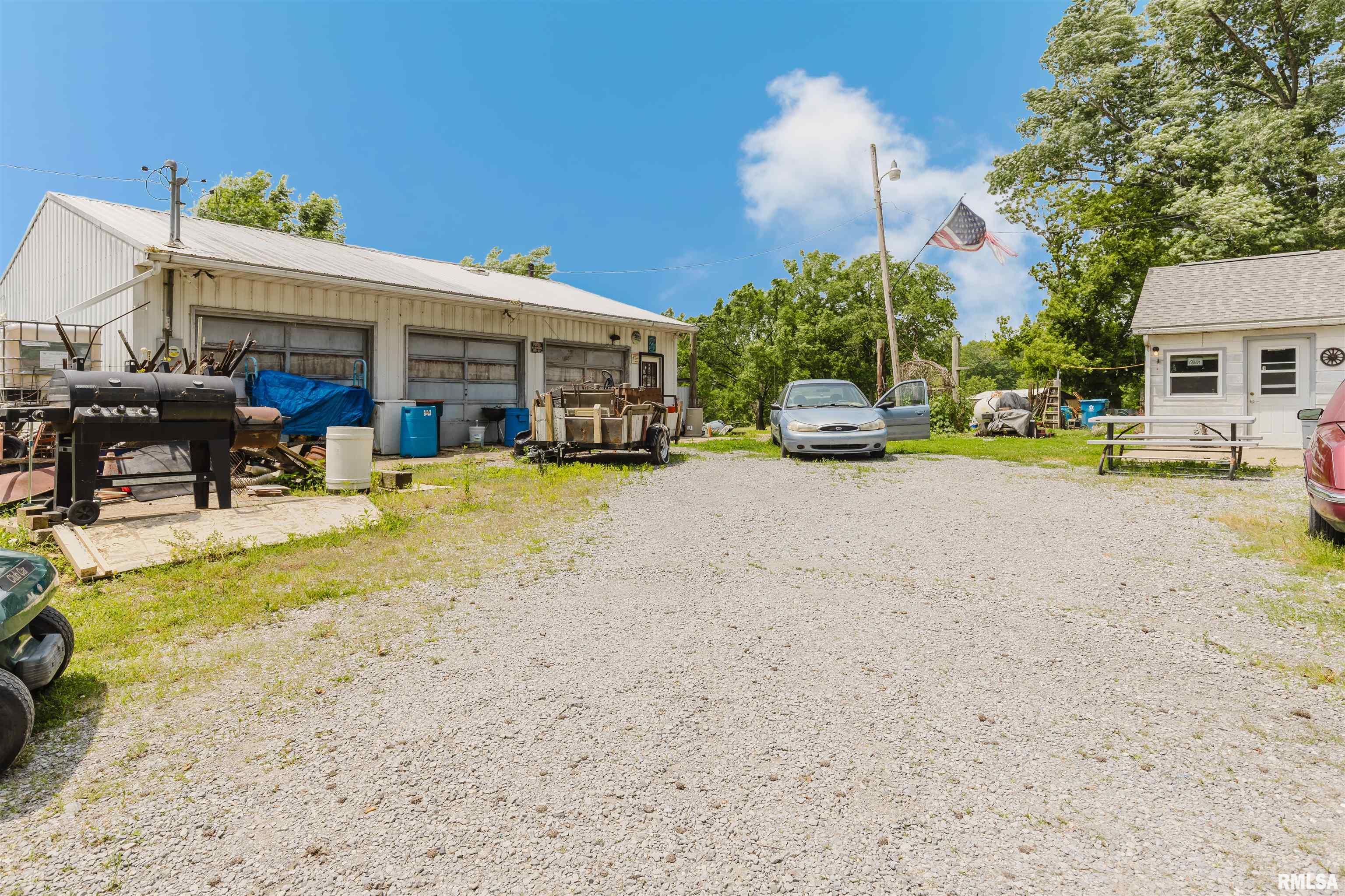 2601 Nielson Crossing Road Marion, IL 62959 - Photo 4 of 25 Gallery Image 4