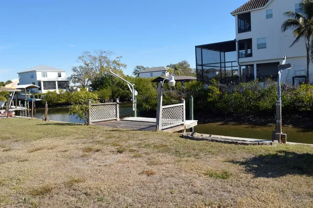 $2,500 | 6525 Manila Palm Way, Apollo Beach, FL 33572