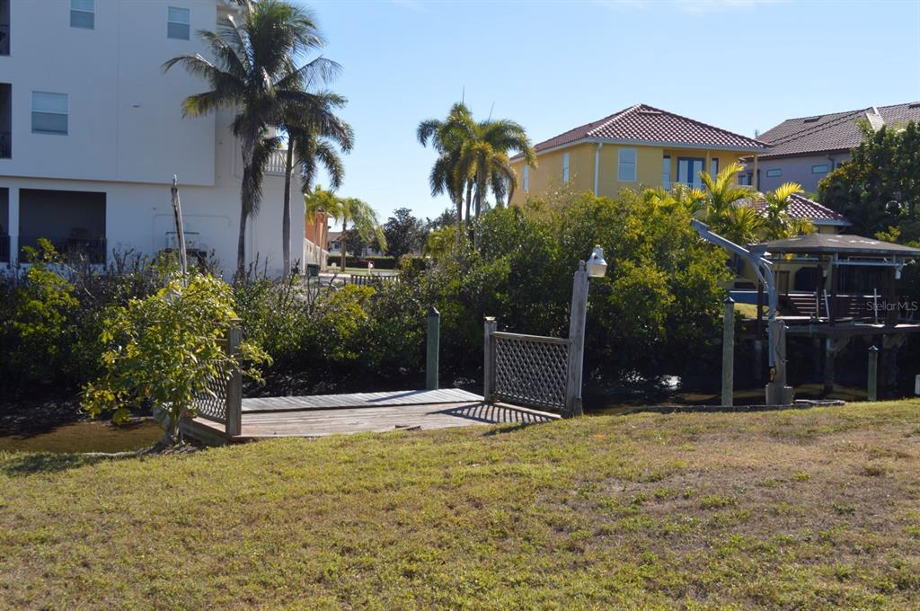 6525 Manila Palm Way Apollo Beach, FL 33572 - Photo 4 of 46