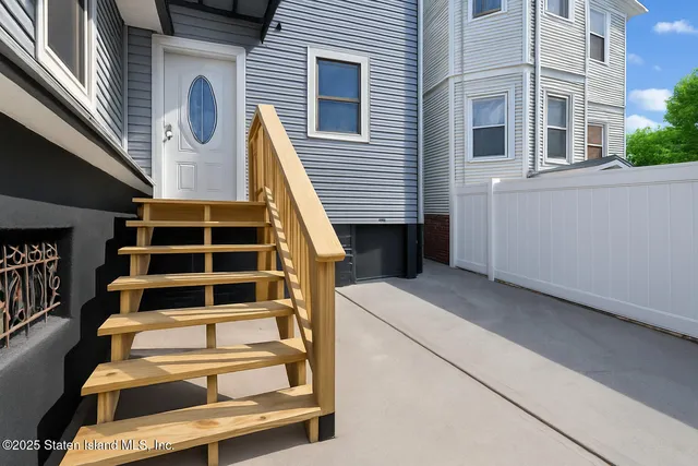 $749,000 | 71 Sands Street | Stapleton