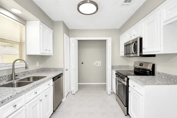 $1,800 | 14235 Bella Drive, Cypress, TX 77429