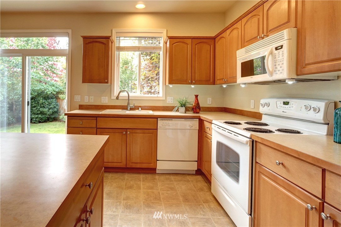7061 Radius Loop Southeast Lacey, WA 98513 - Photo 8 of 25 Gallery Image 8