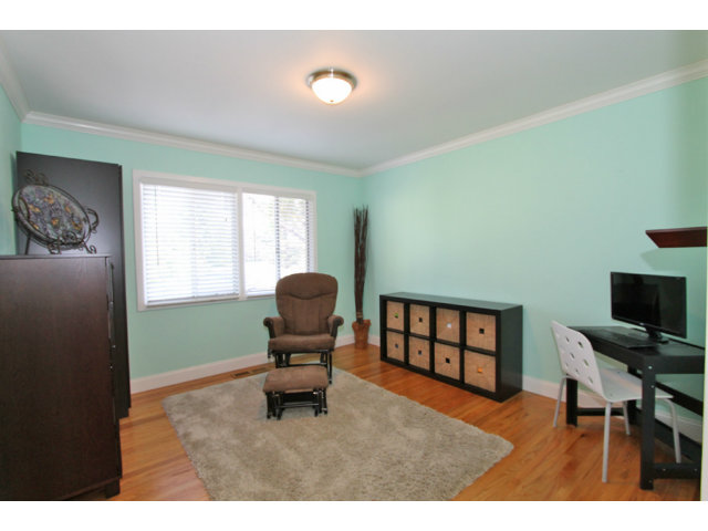 360 Ridge Road San Carlos, CA 94070 - Photo 6 of 10 Gallery Image 6