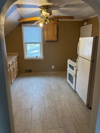 $900 | 3226 Union Avenue, Unit 1, Steger, IL 60475