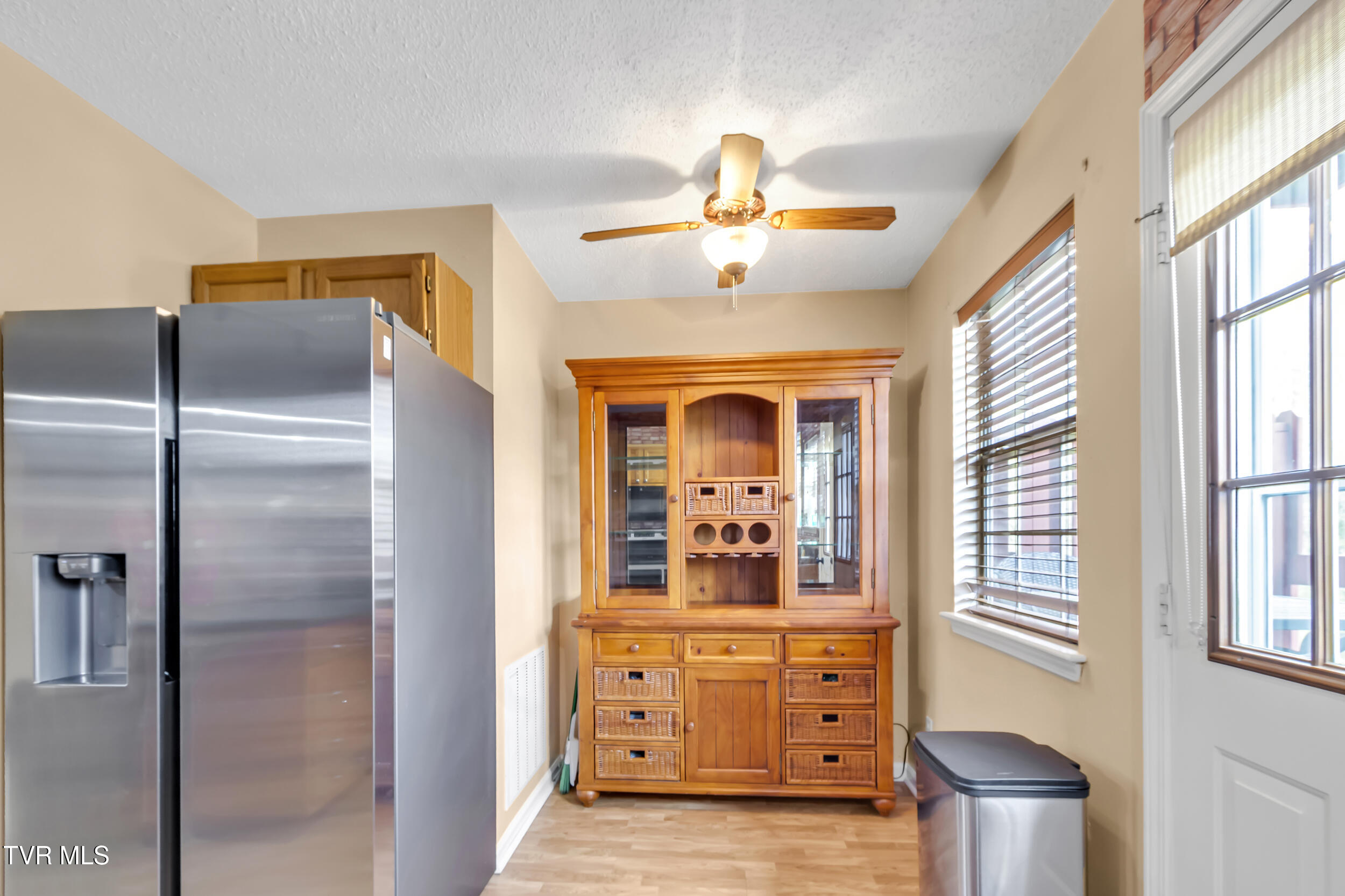 2931 Broad Street, Unit 143 Bristol, TN 37620 - Photo 6 of 19 img_5732
