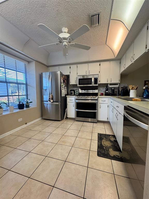 10520 Millriver Drive New Port Richey, FL 34654 - Photo 4 of 22