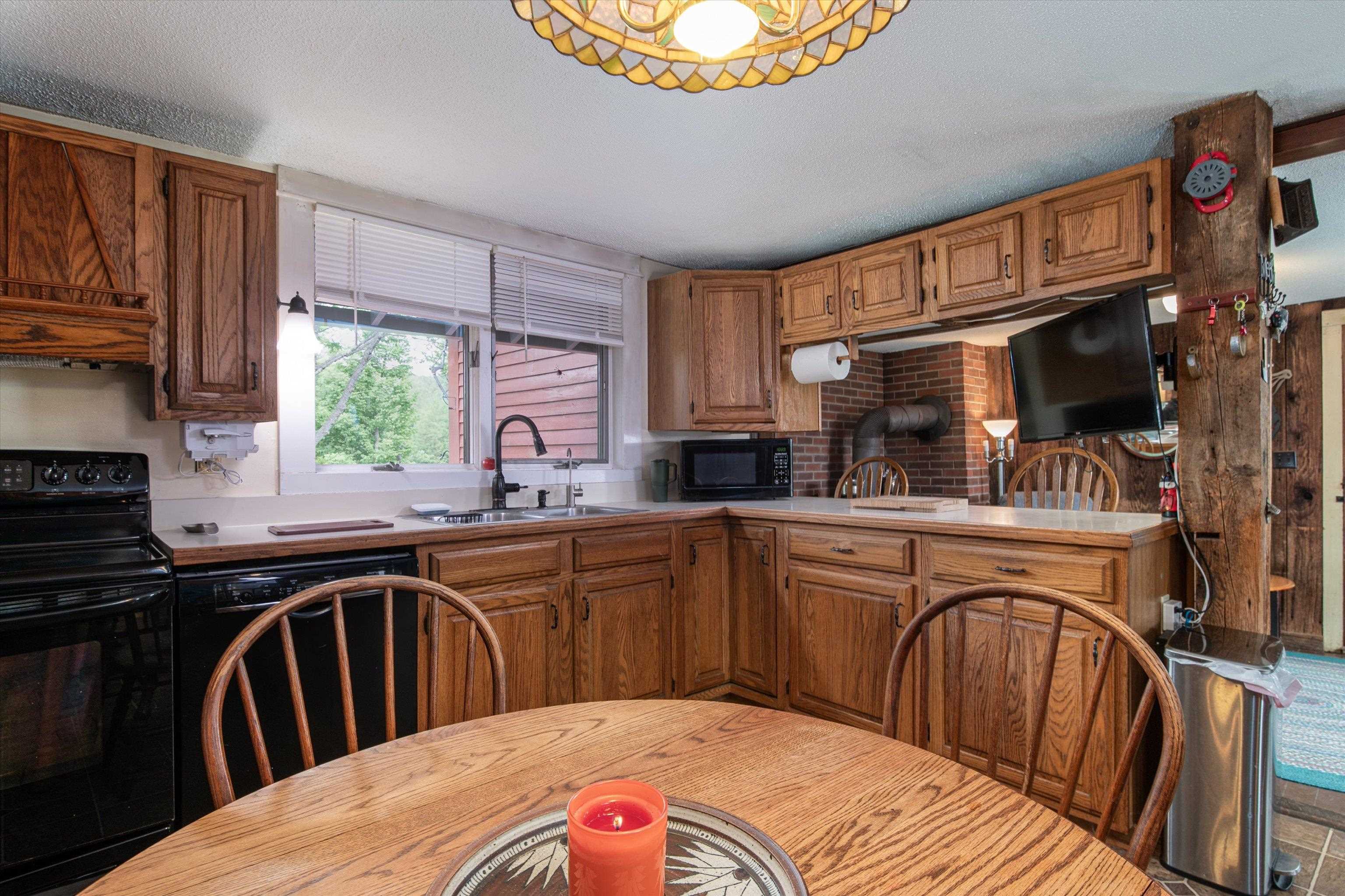 264 Elm Hill Street Springfield, VT 05156 - Photo 13 of 59