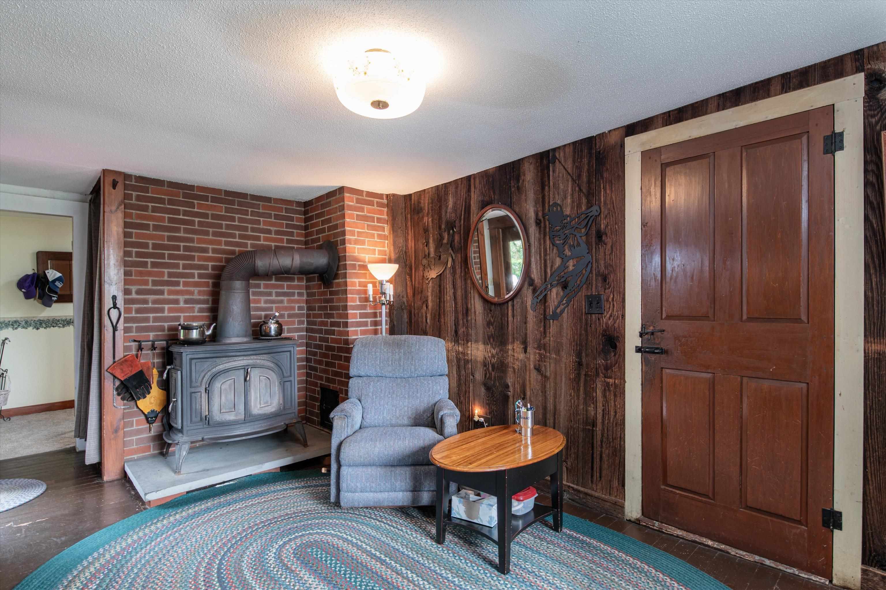 264 Elm Hill Street Springfield, VT 05156 - Photo 17 of 59