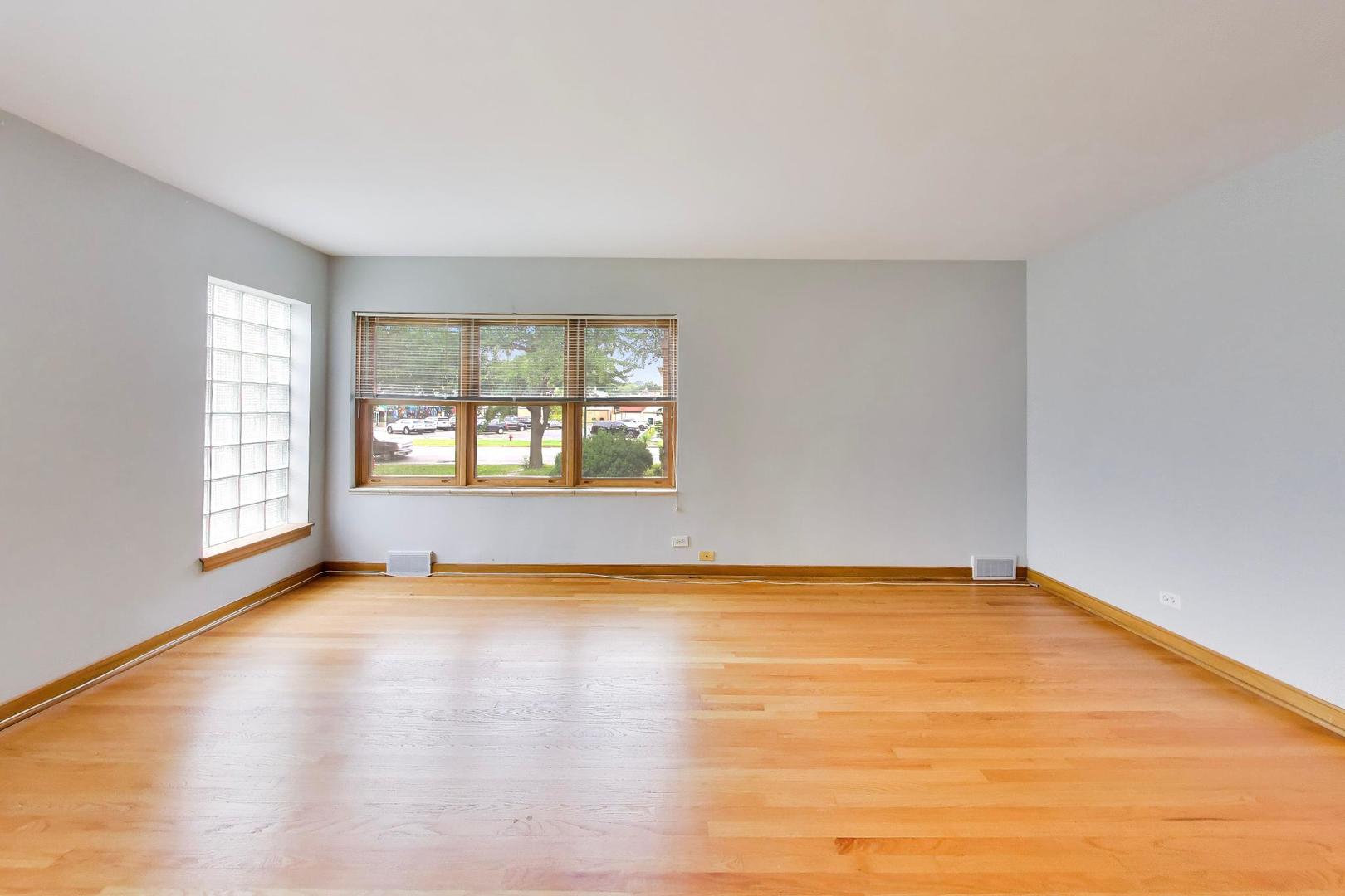3024 Harlem Avenue, Unit 2 Riverside, IL 60546 - Photo 4 of 22 Gallery Image 4