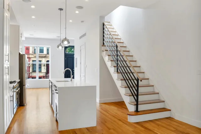 $1,600,000 | 4 Alice Court | Bedford-Stuyvesant