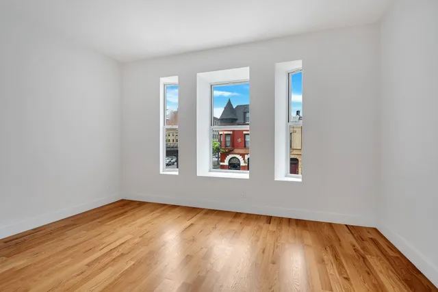 $1,600,000 | 4 Alice Court | Bedford-Stuyvesant