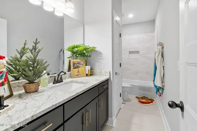 $550,000 | 3763 Marshall County Line Road, Byhalia, MS 38611