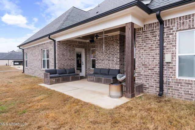 $550,000 | 3763 Marshall County Line Road, Byhalia, MS 38611