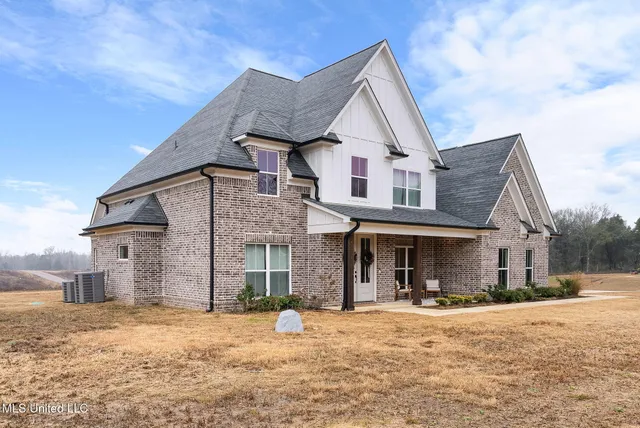 $550,000 | 3763 Marshall County Line Road, Byhalia, MS 38611