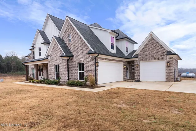 $550,000 | 3763 Marshall County Line Road, Byhalia, MS 38611