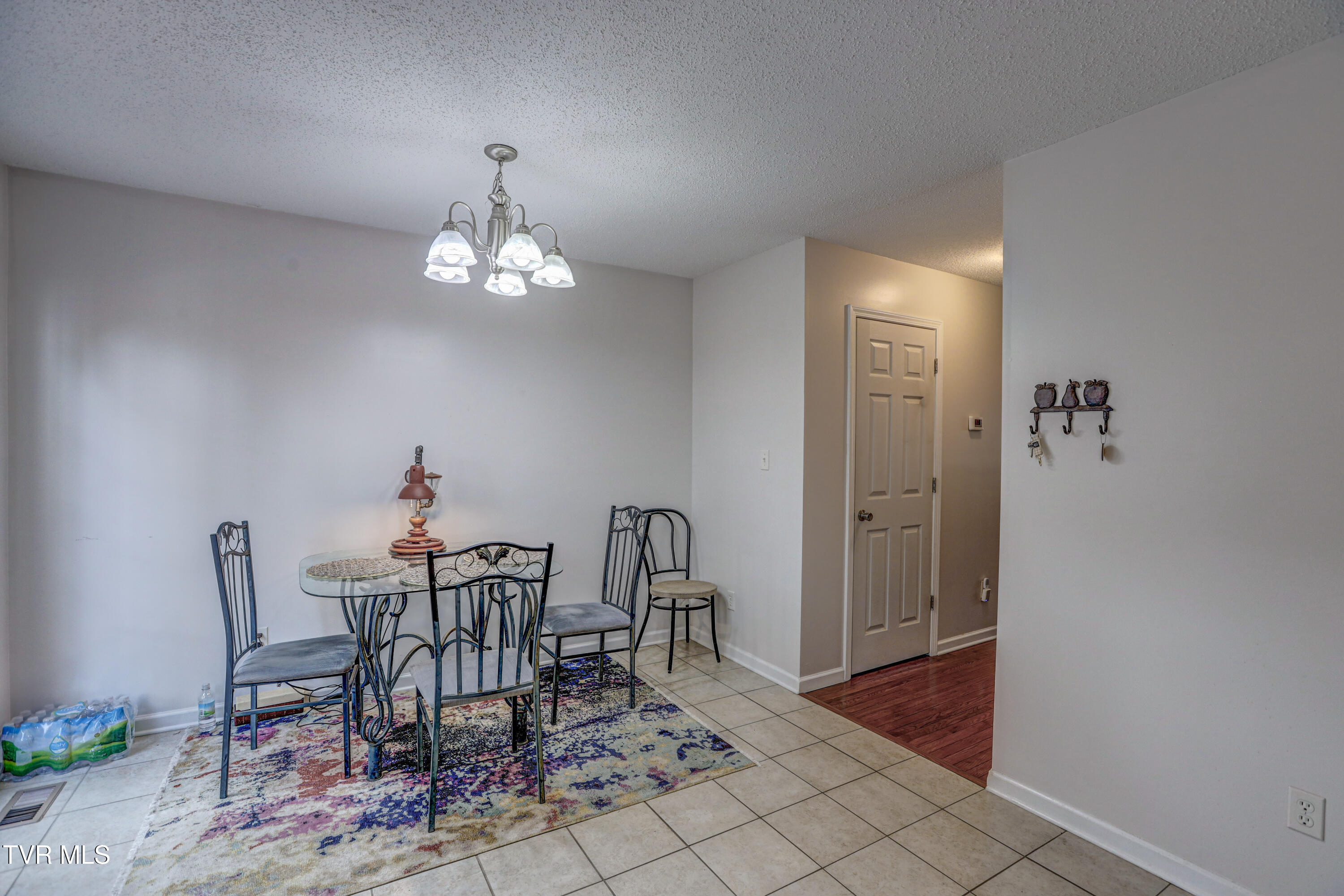 119 Amanda Lane, Unit 6 Bristol, TN 37620 - Photo 12 of 30 AV4A5221_2_3_4_5