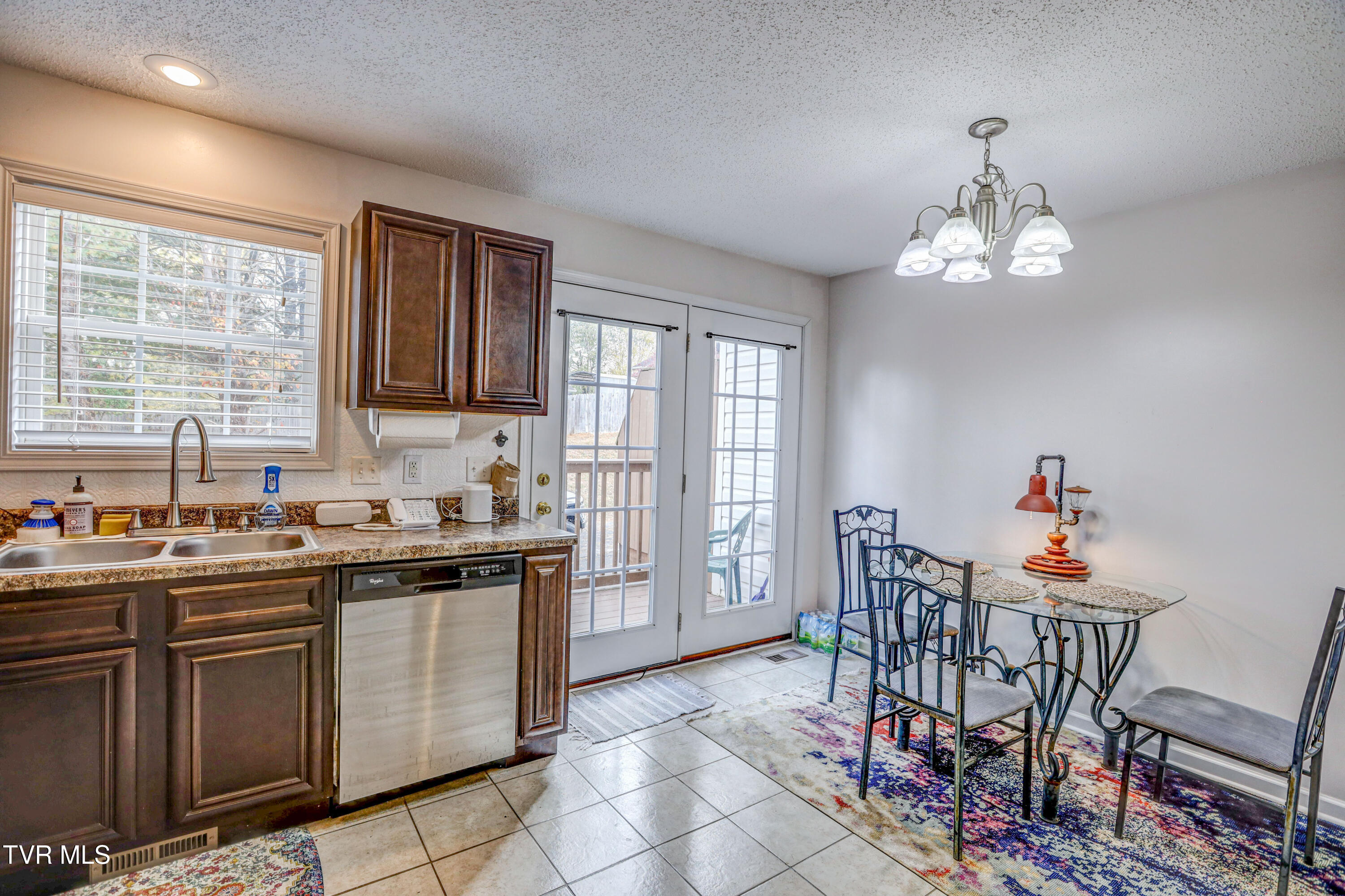 119 Amanda Lane, Unit 6 Bristol, TN 37620 - Photo 13 of 30 AV4A5226_27_28_29_30