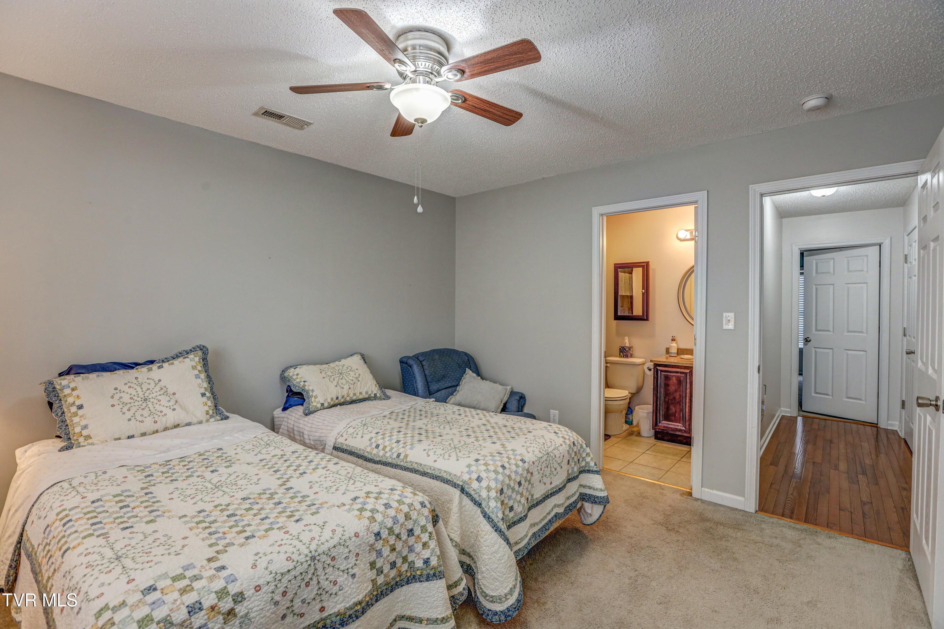 119 Amanda Lane, Unit 6 Bristol, TN 37620 - Photo 16 of 30 AV4A5246_47_48_49_50
