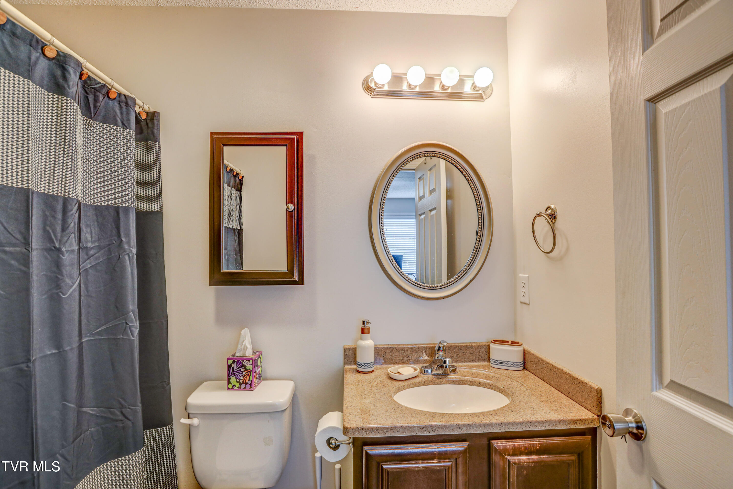 119 Amanda Lane, Unit 6 Bristol, TN 37620 - Photo 19 of 30 AV4A5261_2_3_4_5