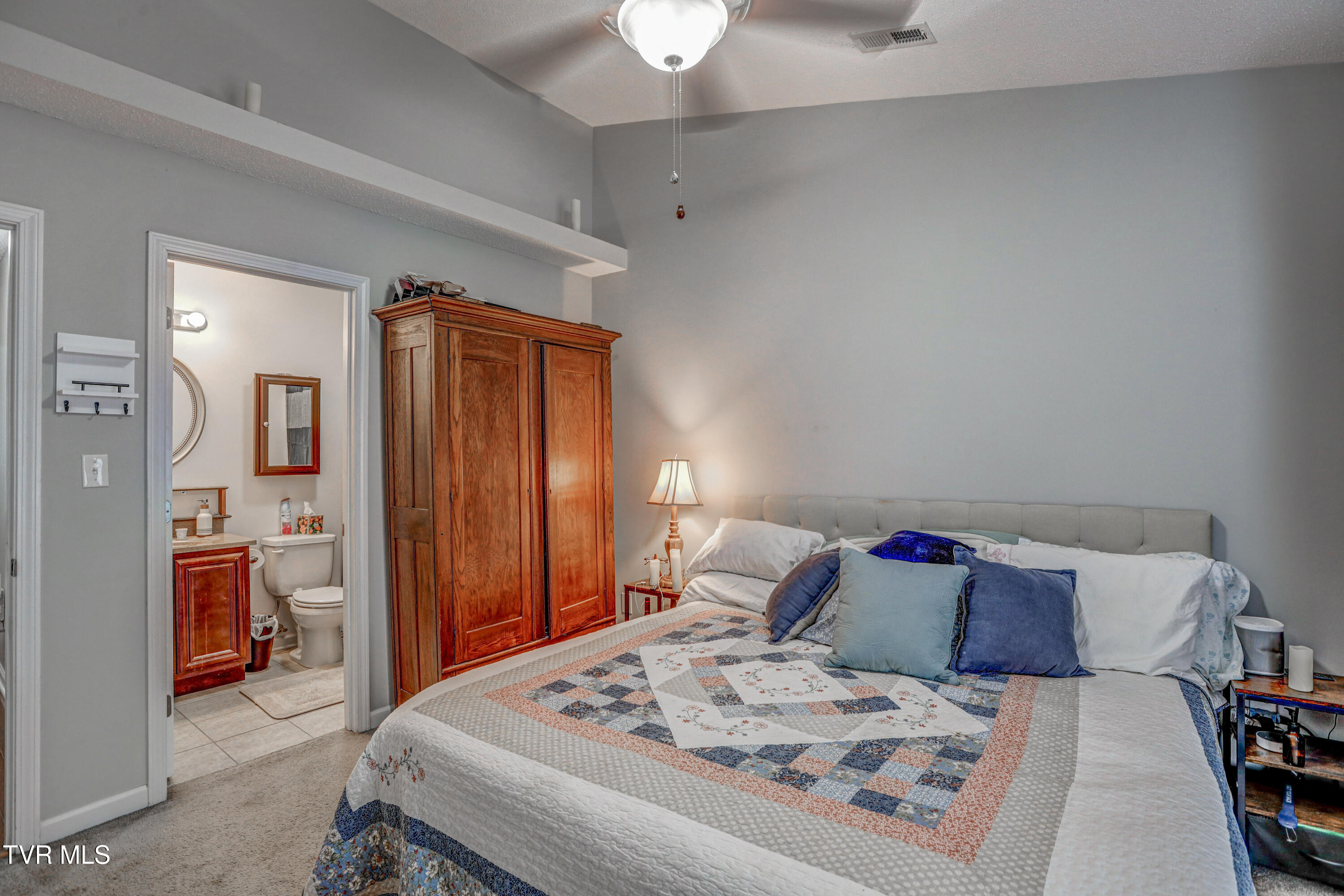 119 Amanda Lane, Unit 6 Bristol, TN 37620 - Photo 21 of 30 AV4A5276_77_78_79_80