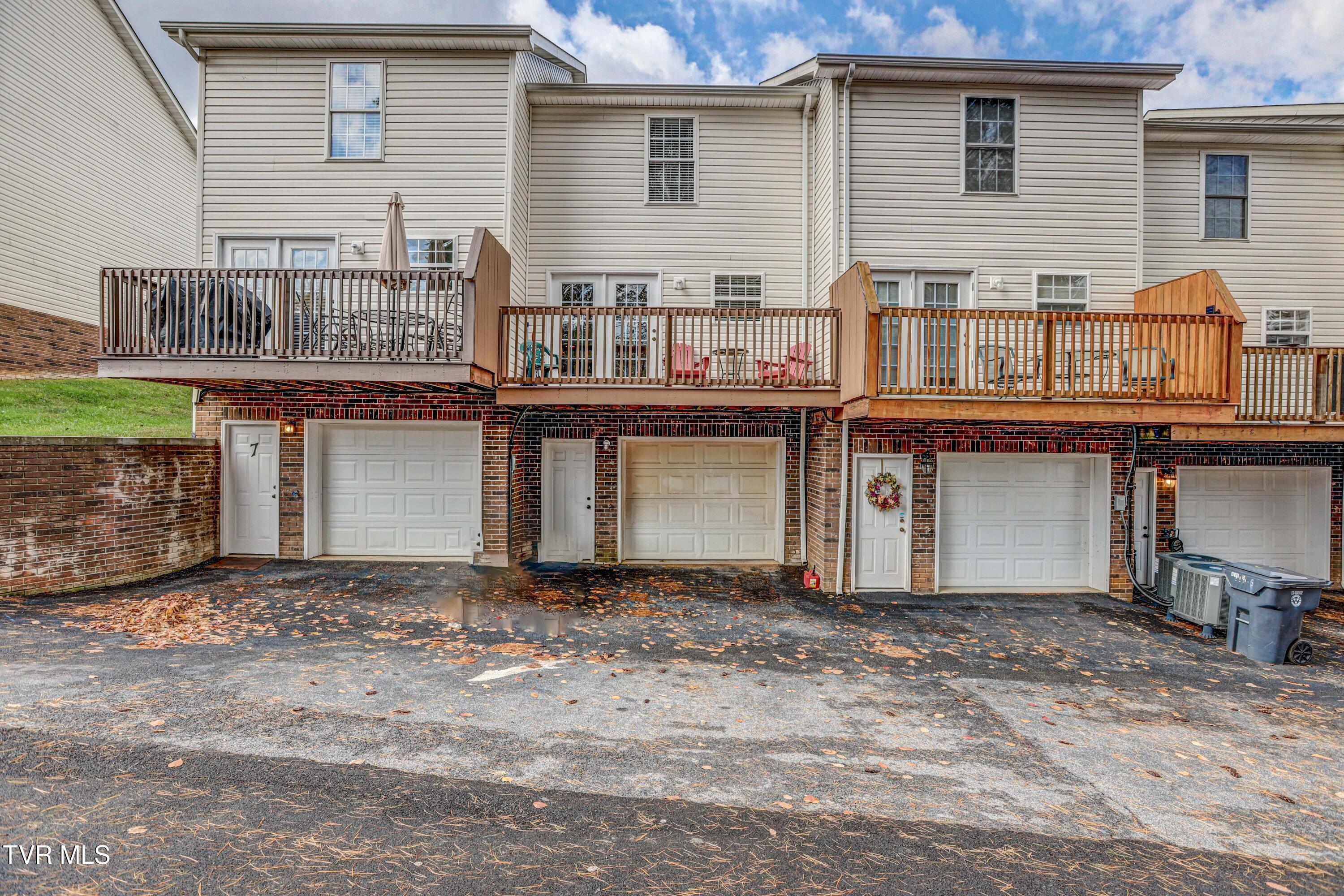 119 Amanda Lane, Unit 6 Bristol, TN 37620 - Photo 28 of 30 AV4A5311_2_3_4_5