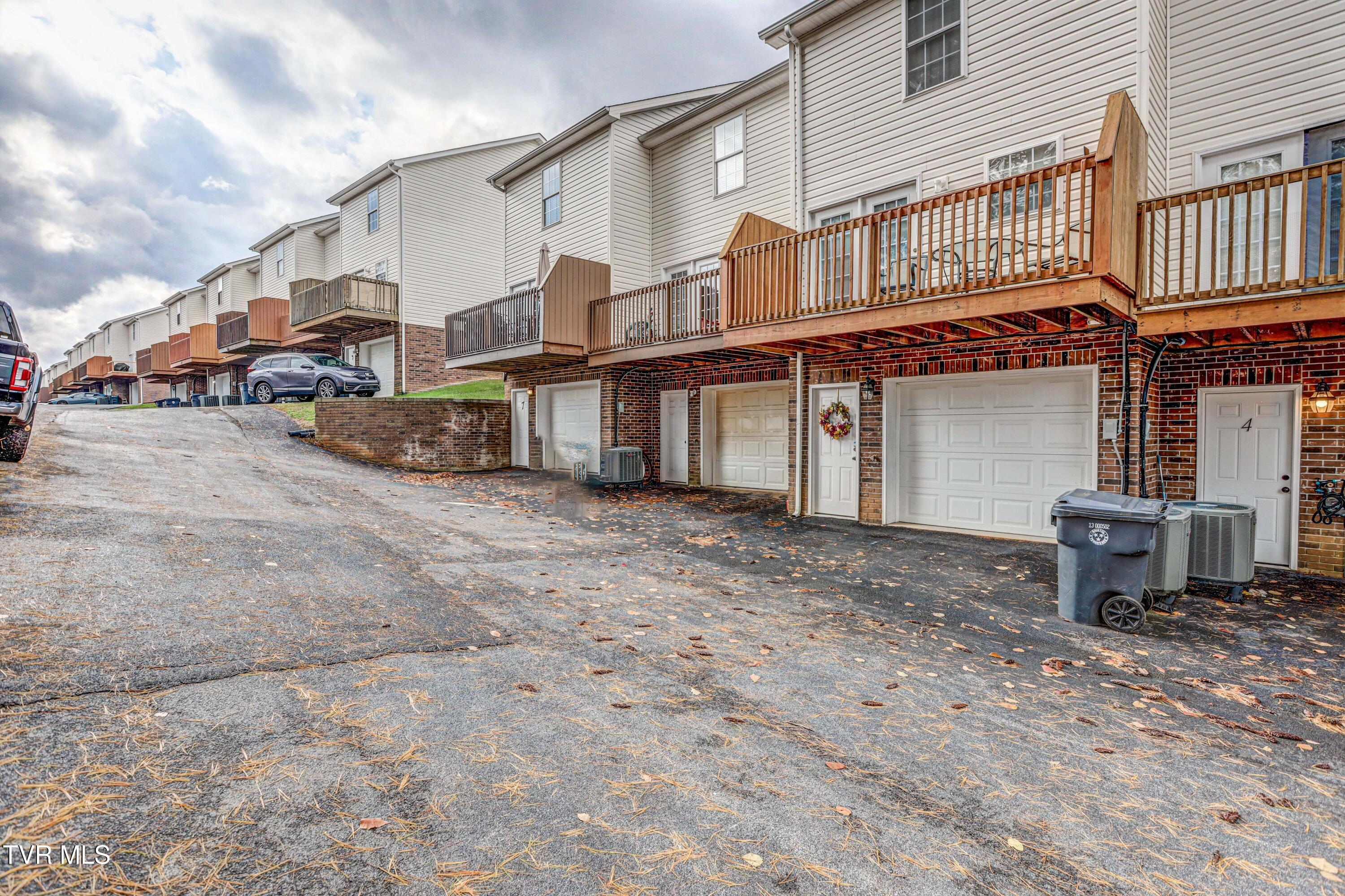 119 Amanda Lane, Unit 6 Bristol, TN 37620 - Photo 29 of 30 AV4A5316_17_18_19_20