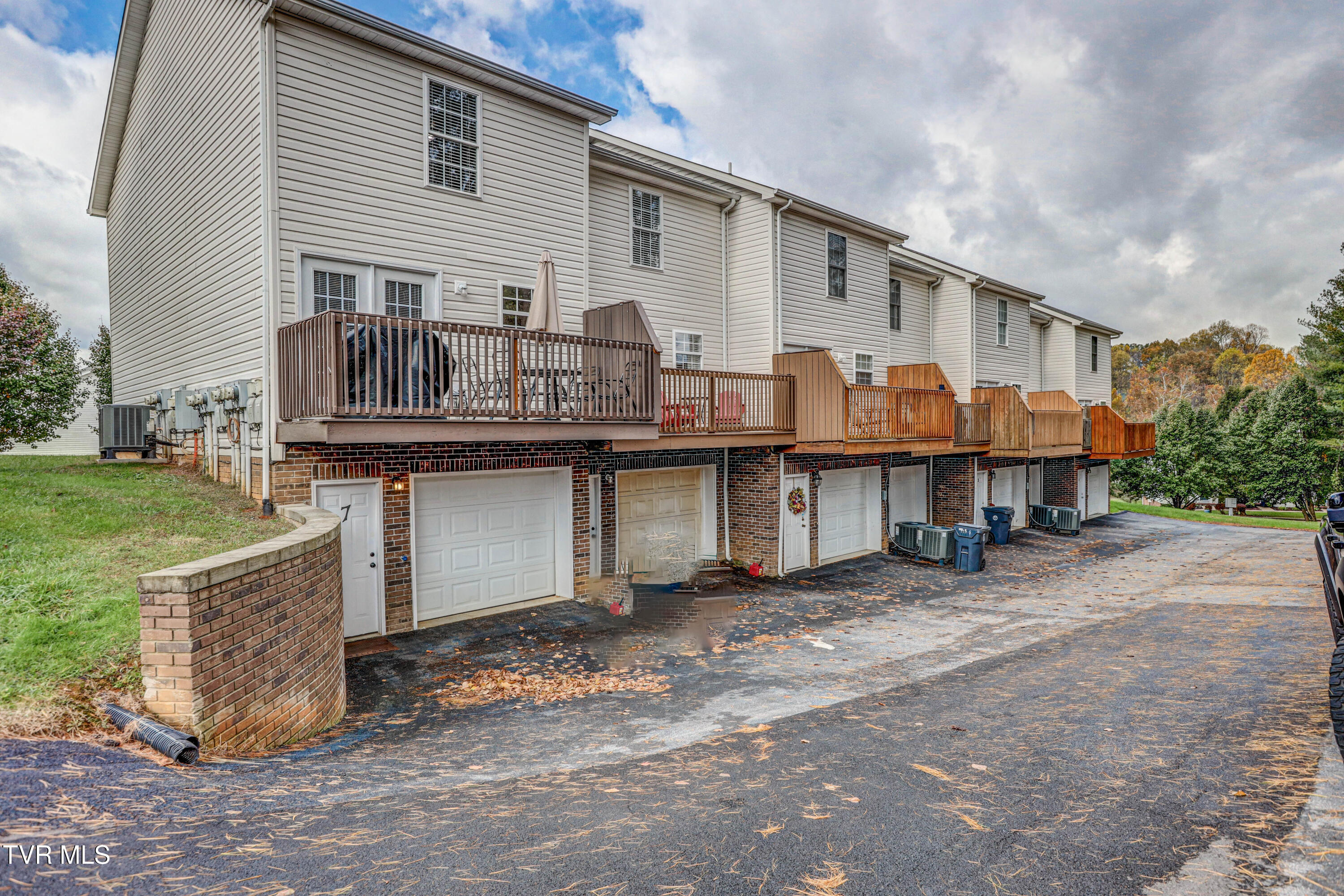 119 Amanda Lane, Unit 6 Bristol, TN 37620 - Photo 30 of 30 AV4A5321_2_3_4_5