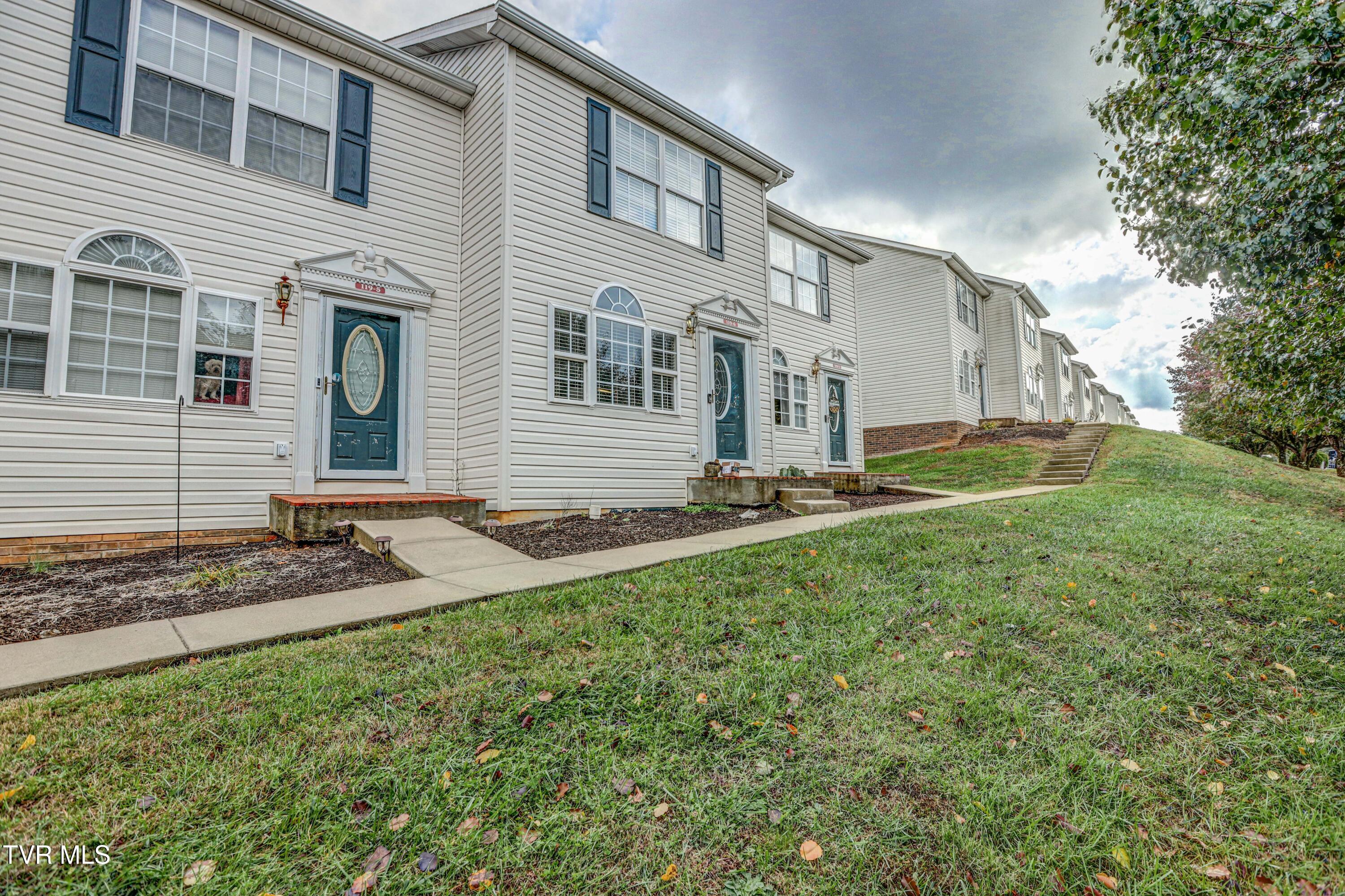 119 Amanda Lane, Unit 6 Bristol, TN 37620 - Photo 3 of 30 AV4A5176_77_78_79_80