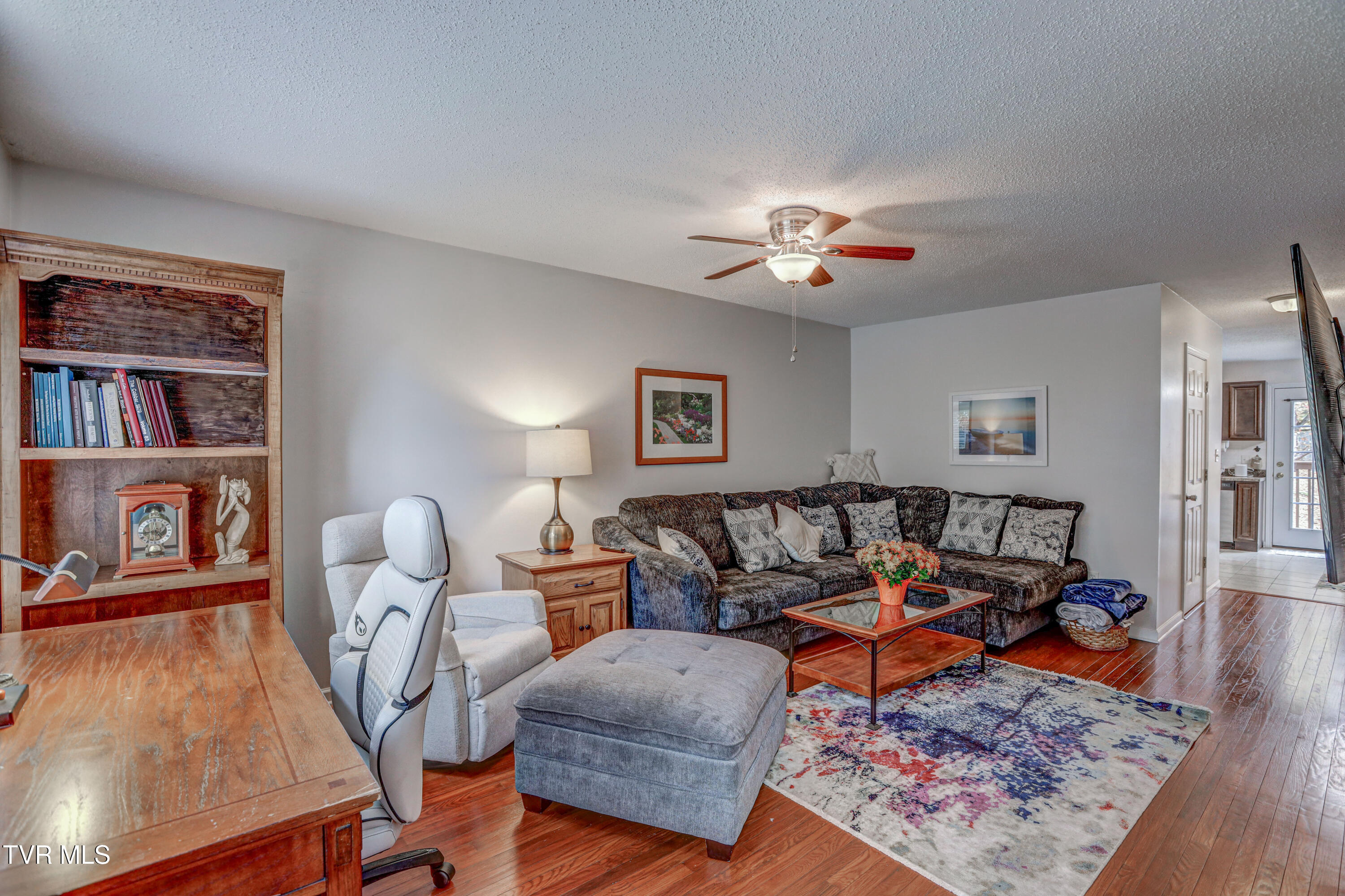 119 Amanda Lane, Unit 6 Bristol, TN 37620 - Photo 4 of 30 AV4A5181_2_3_4_5