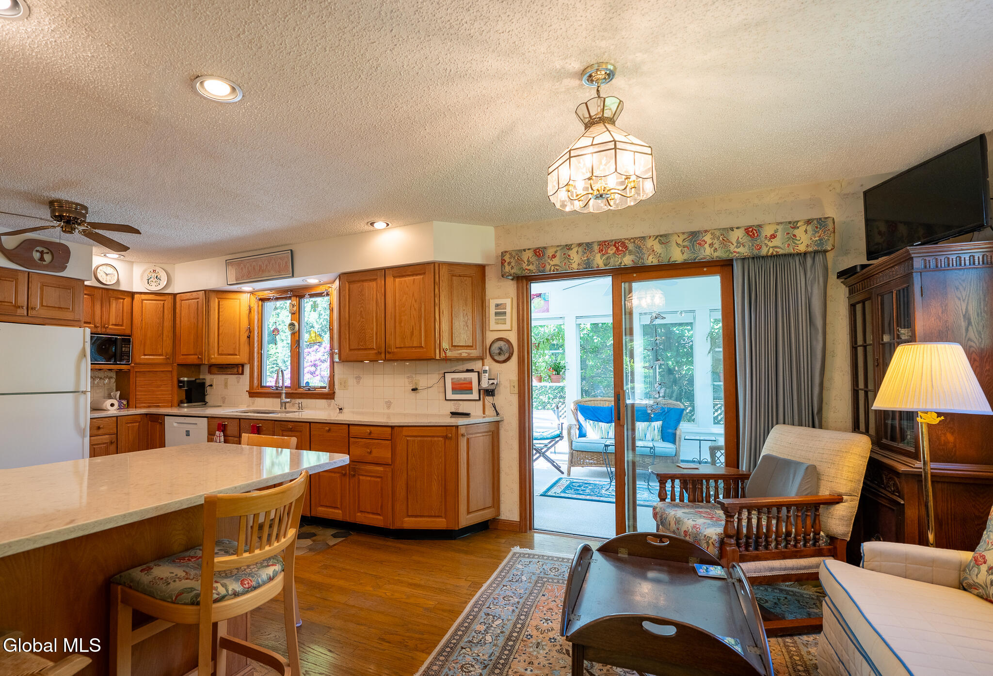 103 Union Avenue Bethlehem, NY 12054 - Photo 7 of 47 7