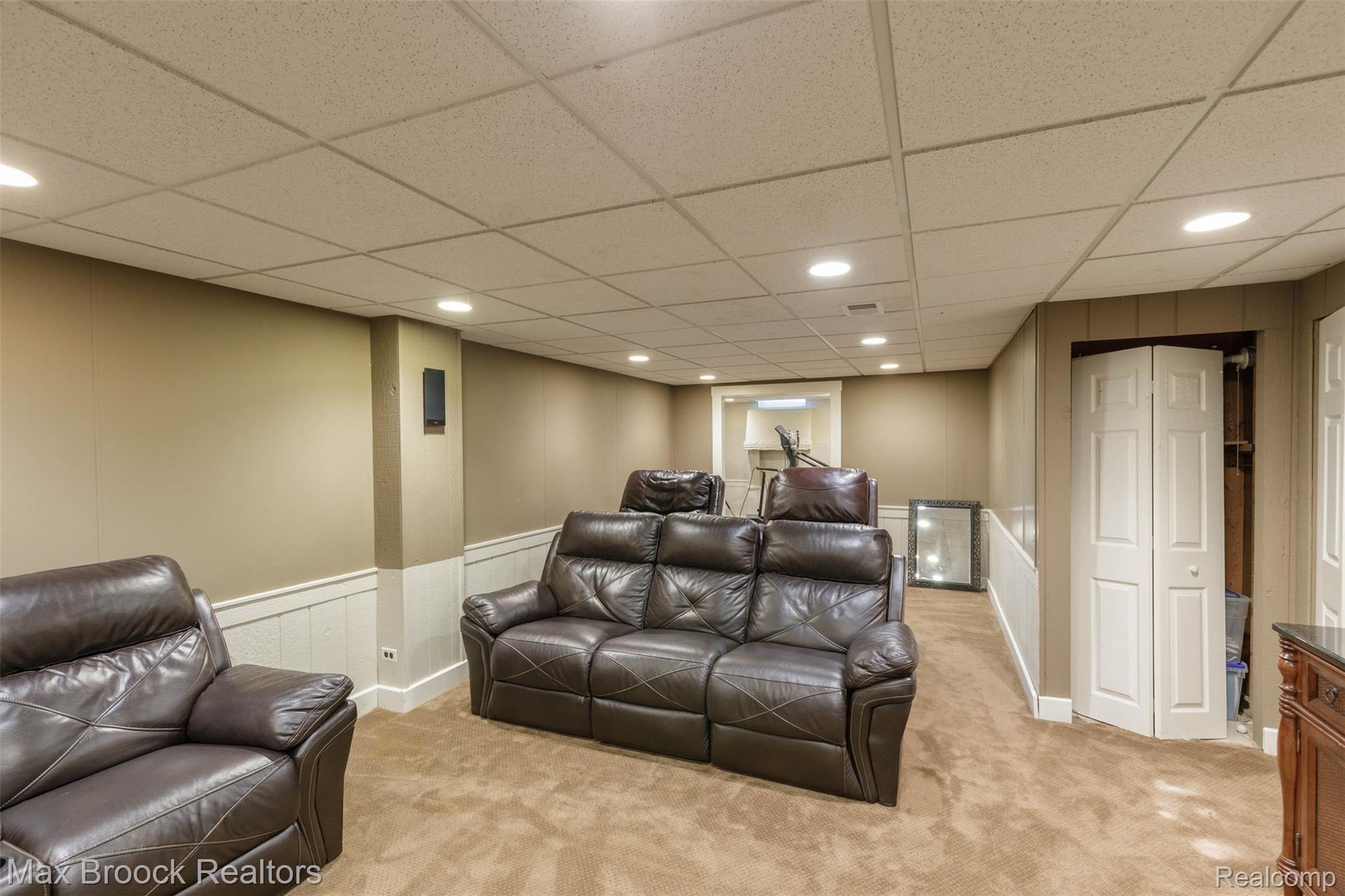 507 Overbrook Road Bloomfield Hills, MI 48302 - Photo 23 of 34 507 Overbrook Rd-38.jpg