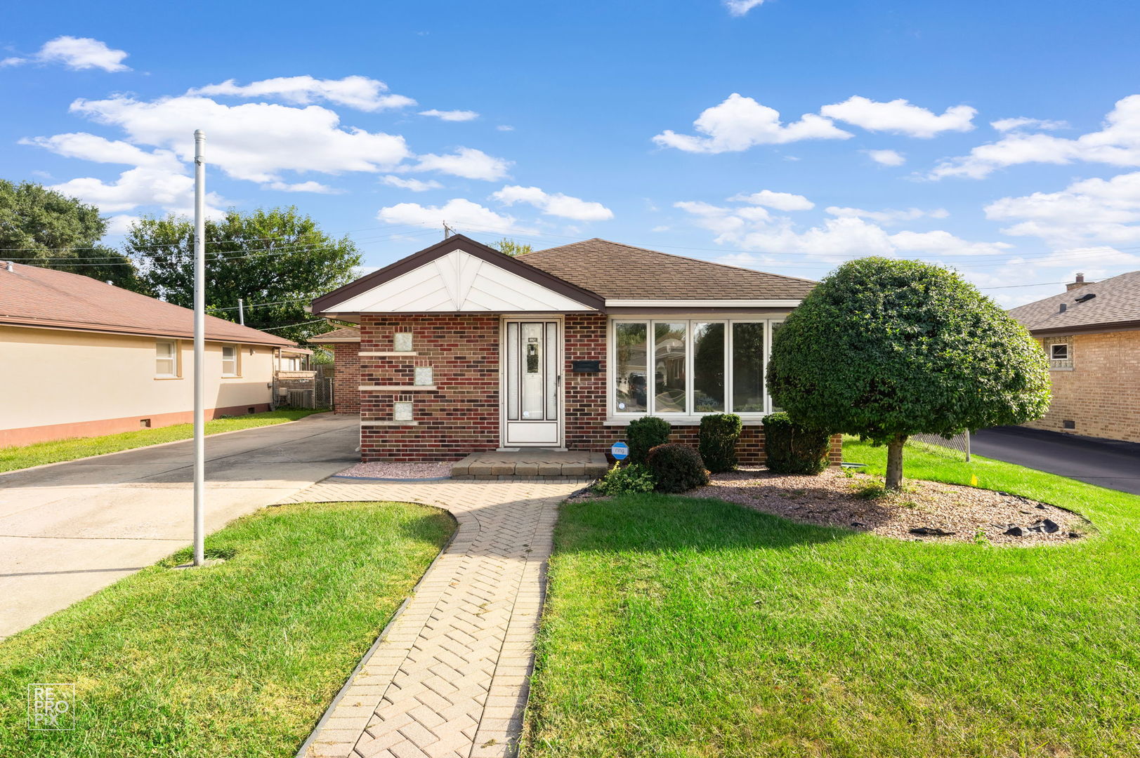6517 102nd Place Chicago Ridge, IL 60415 - Photo 1 of 19 Gallery Image 1