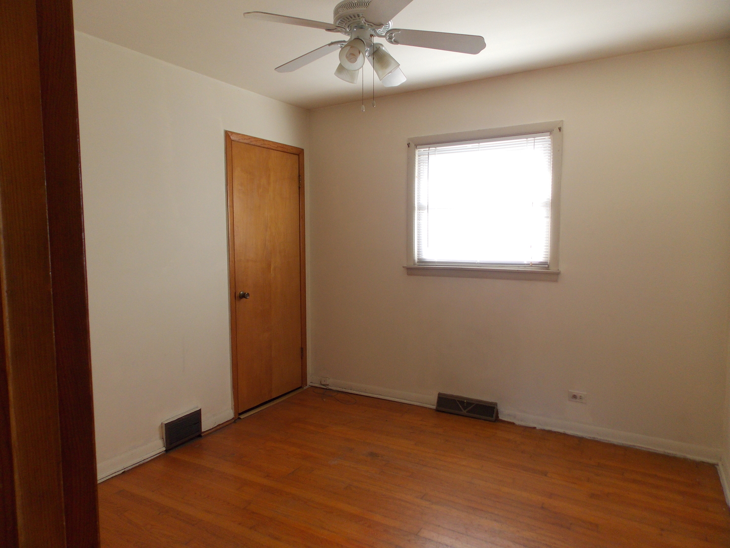 6517 102nd Place Chicago Ridge, IL 60415 - Photo 7 of 19 Gallery Image 7