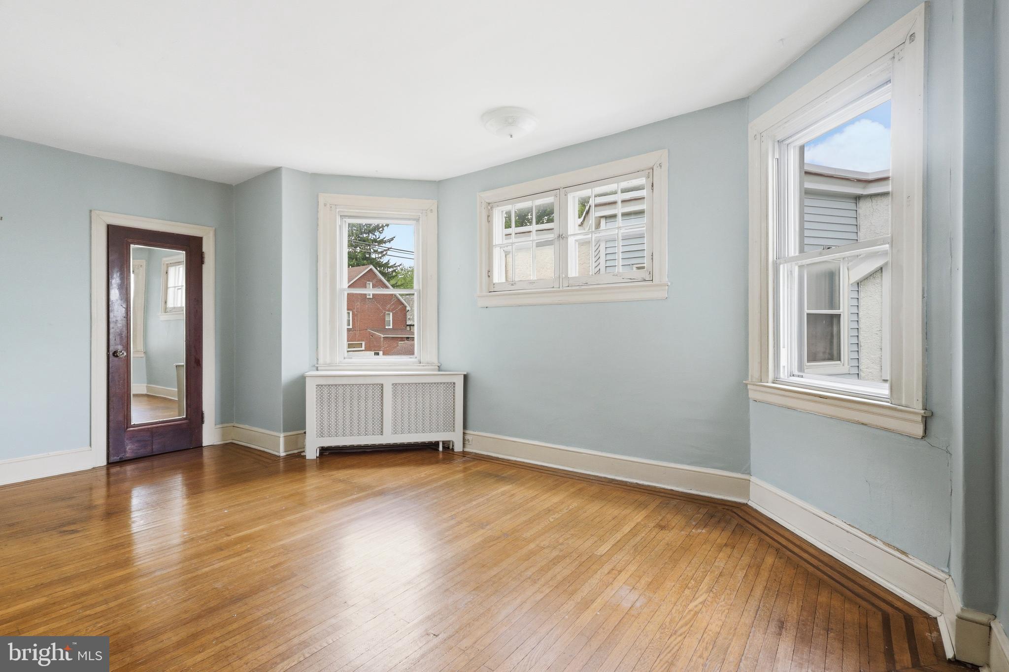 907 East Rittenhouse Street Philadelphia, PA 19138 - Photo 18 of 27 middle bedroom