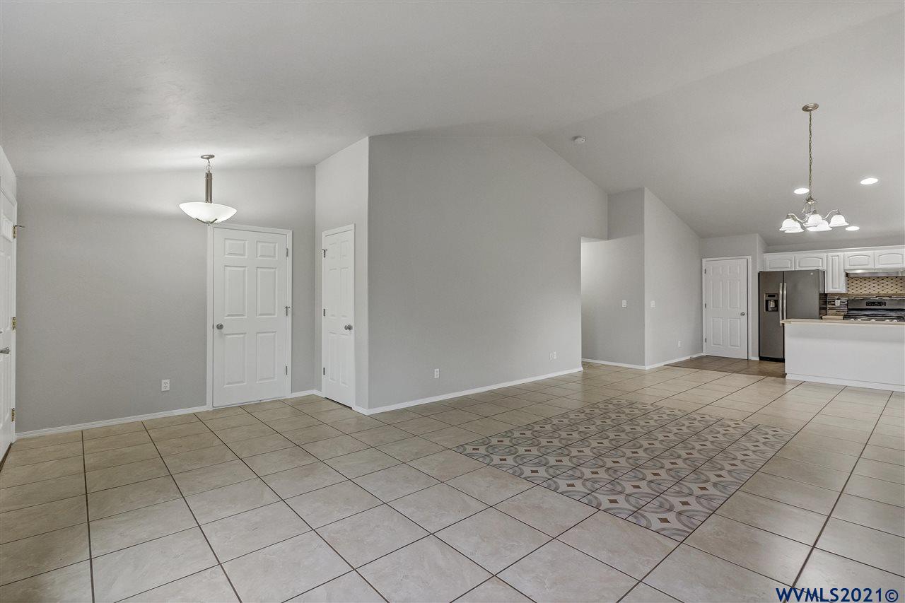 1900 Summerfield Court Southwest Albany, OR 97321 - Photo 4 of 23