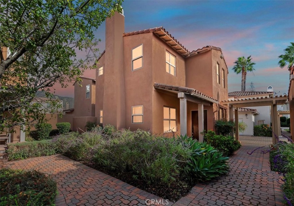 2454 Crossroads Court Duarte, CA 91010 - Photo 2 of 33 Wake up to 2454 Crossroads Court, Duarte.