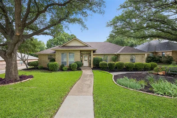 $600,000 | 975 Trophy Club Drive, Trophy Club, TX 76262